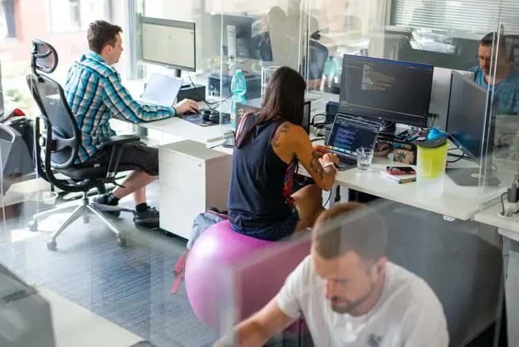 Direct-tech-office.webp